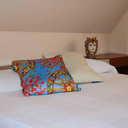 Feeling Osterio In Apartament Cefalù